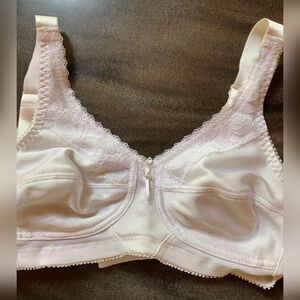 NWOT Naturalwear Bra Women’s 32A White Mastectomy Pockets